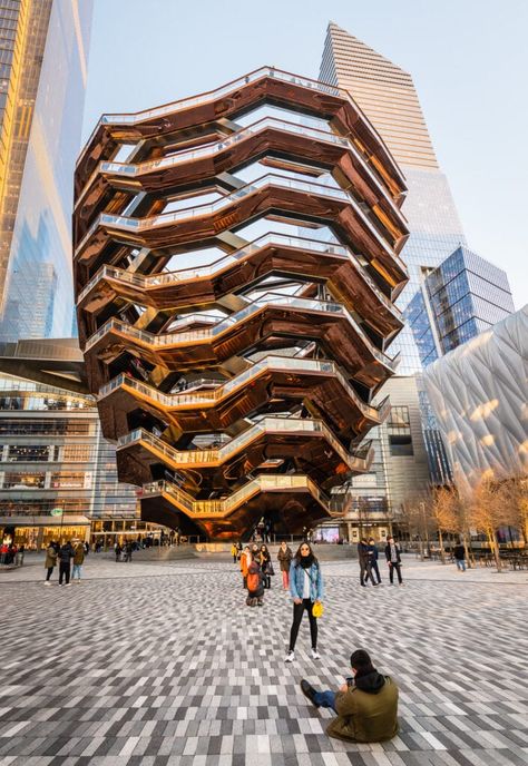 The plaza surrounding The Vessel is a popular spot to photograph portraits. New York Hudson Yards, Vessel Nyc, Nyc Study, Hudson Yards Nyc, Nyc Skyscrapers, Nyc Buildings, Nyc Architecture, Thomas Heatherwick, Dancing House