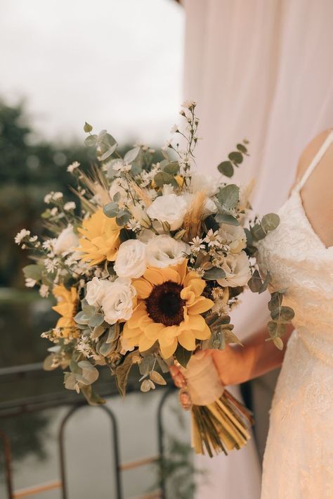 Fall Wedding Bouquets With Sunflowers Autumn Flower Arrangements, Fall Wedding Bouquets Sunflowers, Wedding Bouquets Bride Sunflower, Wedding Flower Arrangements With Sunflowers, Fall Wedding Flowers Sunflowers, Rustic Wedding Sunflowers, Sun Flower Wedding Bouquet, Wedding Flower Arrangements Sunflowers, Simple Sunflower Wedding Bouquet