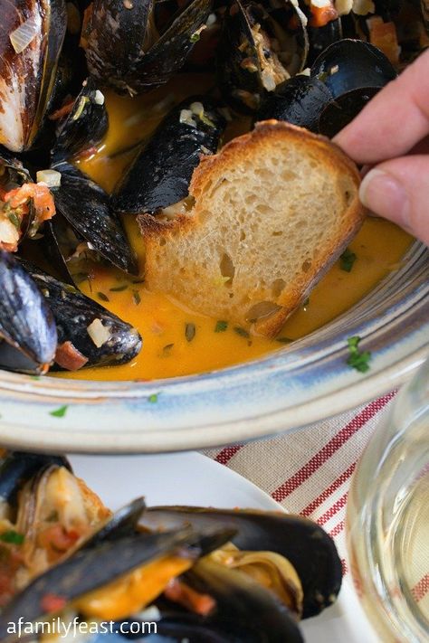 Portuguese-Style Mussels in Garlic Cream Sauce - A Family Feast® Garlic Mussels, Portuguese Style, Mussels Recipe, Garlic Cream Sauce, Family Feast, Seafood Dinner, Family Cooking, Portuguese Recipes, Fish Dishes