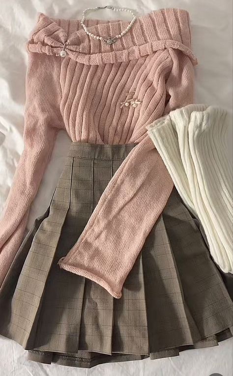 Cool Toned Clothes, Soft Core Clothes, Lolíta Outfit, Cute Turtleneck Outfits, Soft Coquette Outfits, Light Color Outfits, Academic Clothing, Cute Kpop Outfits, Outfits Sophisticated