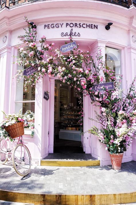 Peggy Porschen Parlour: Belgravia London England: Is this the cutest café and cake shop in London? Gardening Magazine, Belgravia London, Peggy Porschen, London Bucket List, Travel Report, Instagram Guide, Cute Cafe, London Places, Voyage Europe