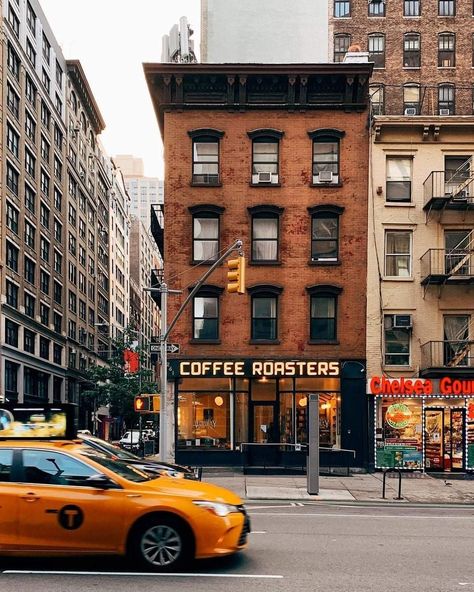 Nyc Brownstone, Nyc Coffee Shop, New York Brownstone, Nyc Coffee, New York Coffee, San Myshuno, New York Buildings, Apartment Exterior, Fotografi Urban