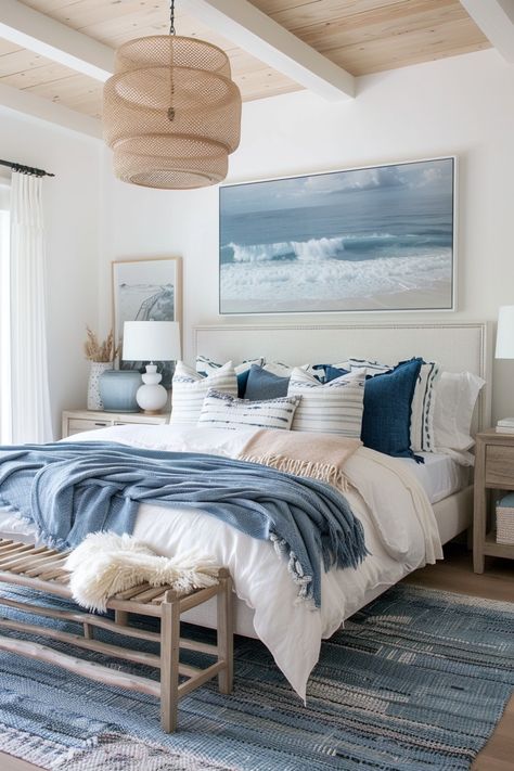 Beachy Guest Room, Beachy Interior Design Bedroom, Beach Condo Bedroom Ideas, Beach Style Room Bedrooms, Beach House Interior Design Bedroom, Costal Guest Bedrooms, Modern Room Inspiration, Beachy Bedroom Inspirations, Coastal Chic Apartment