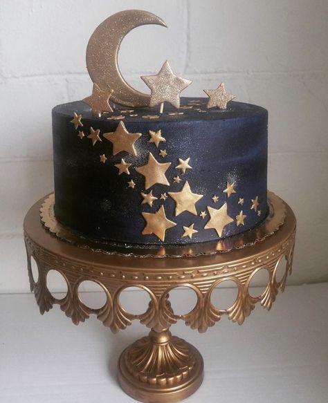 Moon Themed Cake, Sailor Moon Cakes, Rocket Cake, Moon Cake Mold, Galaxy Cake, Cold Girl, Moon Baby Shower, Cake Packaging, Pretty Birthday Cakes