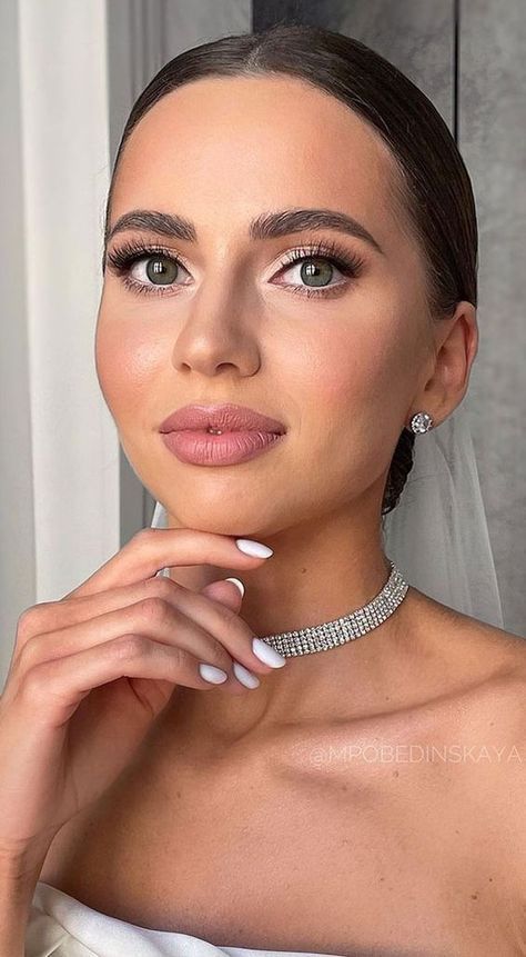 Wedding Makeup For Green Eyes, Bridal Makeup For Green Eyes, Gorgeous Bridal Makeup, Wedding Makeup Ideas, Makeup Looks For Green Eyes, Rosy Lips, Bridal Makeup Natural, Makeup Idea, Green Makeup