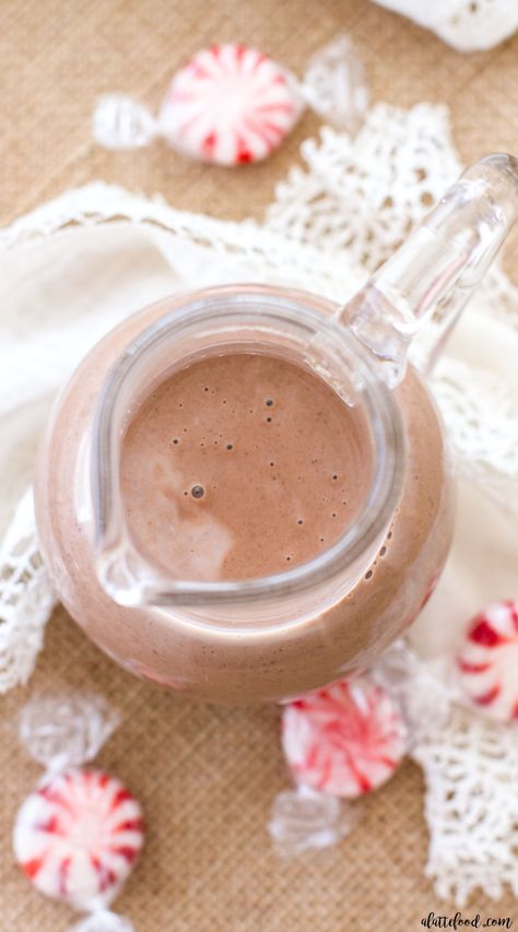 This easy homemade peppermint mocha creamer recipe is made with only 5-ingredients! This homemade creamer is easy to make and full of flavor! Homemade Peppermint Mocha Creamer, Mocha Coffee Creamer Recipe, Mocha Creamer Recipe, Peppermint Mocha Coffee Creamer, Peppermint Coffee Creamer, Homemade Creamer, Homemade Peppermint Mocha, Peppermint Mocha Creamer, Almond Milk Creamer