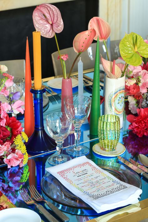 NET A PORTER x ROSIE ASSOULIN DINNER — Picnic Productions Colourful Tablescape, Fashion Invite, Eclectic Wedding Invitations, Jimmy Choo Fragrance, Colorful Tablescapes, Dinner Picnic, Dinner Party Summer, Table Setting Inspiration, Event Production