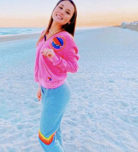 preppy, rollerrabbit, aesthetic, aviator nation, beachy, beach Preppy Girl Outfits, Preppy Winter Outfits, Preppy Brands, Preppy Beach, Preppy Winter, Preppy Girls, Preppy Summer Outfits, Preppy Lifestyle, Aviator Nation