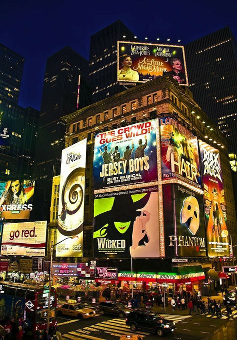 Broadway Aesthetic, New York Sightseeing, Nyc Broadway, Aesthetic Square, Broadway Nyc, Travel 2024, Nyc Travel, Theatre Life, Rockefeller Center