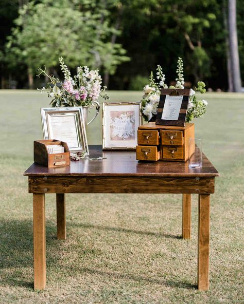 Wedding Guest Book Display, Wedding Decor Book Theme, After The Tone Guest Book Table, Guess Book Ideas For Wedding Creative, Wedding Sign In Table Ideas, Guest Book Station, Unique Wedding Guest Book Ideas, Unique Wedding Guest Book, Wedding Guest Book Ideas