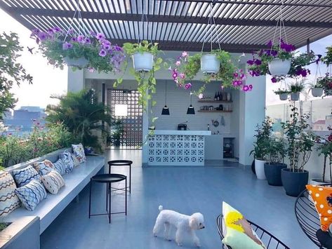 Rooftop Patio Design, Home Designs Exterior, Terrace Garden Design, Terrace Decor, Rooftop Terrace Design, Rooftop Design, Interior Design Your Home, Indian Home Design, House Arch Design