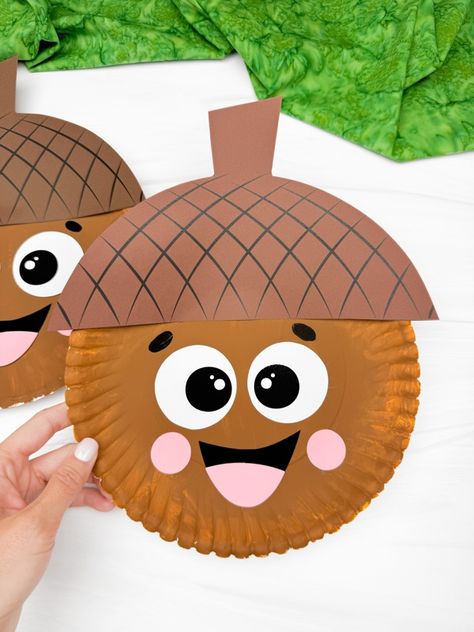 Paper Plate Acorn Craft Acorn Paper Plate Craft, Fall Decorations Kindergarten, Acorn Printable Template, Fall Paper Plate Crafts For Kids, Acorn Preschool Crafts, Acorn Crafts Preschool, Acorn Printable, Acorn Crafts For Kids, Craft For Kids Easy