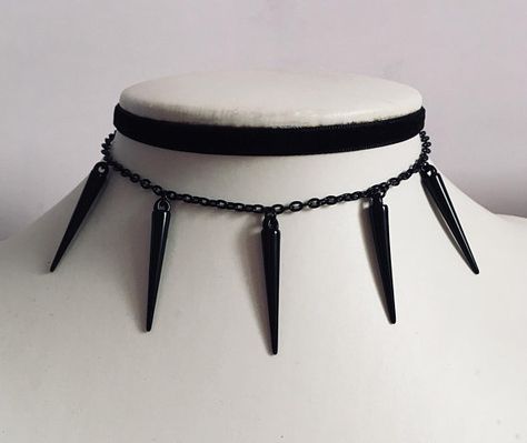 Goth Stores, Grunge Chokers, Necklace Grunge, Chunky Choker Necklace, Wiccan Necklace, O Ring Choker, Velvet Necklace, Chunky Choker, Gothic Chokers