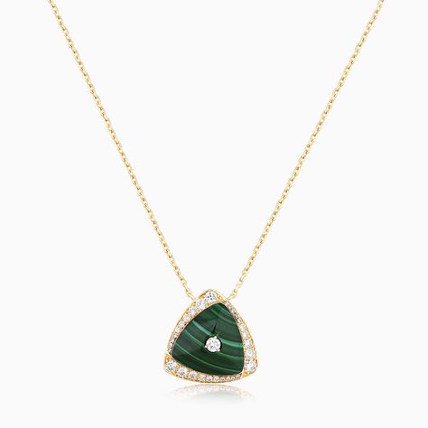 Pendant in 18k yellow gold, malachite and diamond. Lobster Style Lock with engraved brand logo, polished surface. Diamond quality G – H color, VS. Chain Length: 45 cm Yellow Gold: 4.38 G Diamond(s) : 0.64 CT Pendent Set, Gold Jewellry, G H, Chain Lengths, Chain Length, Turquoise Necklace, Brand Logo, Yellow Gold, Pendant Necklace