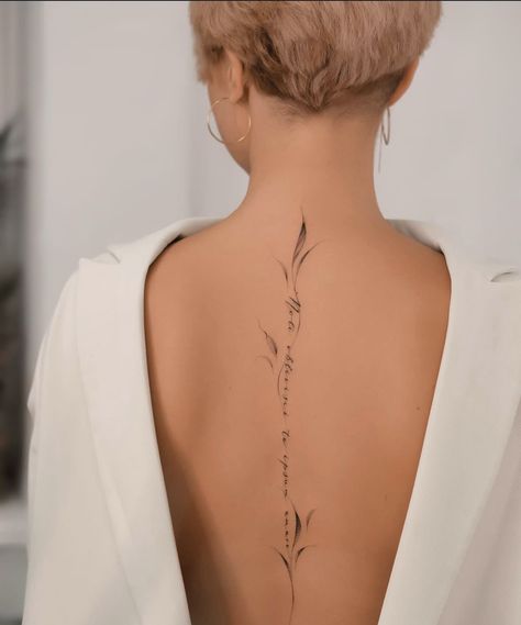 Back Tattoo Ideas For Women, Back Tattoo Ideas, Classy Tattoos For Women, Feminine Back Tattoos, Maching Tattoos, Small Back Tattoos, Idea Tattoo, Fineline Tattoo, Branch Tattoo