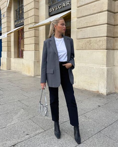 Grey Blazer Outfit Work, Gray Blazer Outfit Women, Grey Blazer Women, Grey Blazer Outfit, Preppy Chic Outfits, Blazer Outfits For Women, Stylish Work Attire, Blazer Outfit, Outfit Mujer