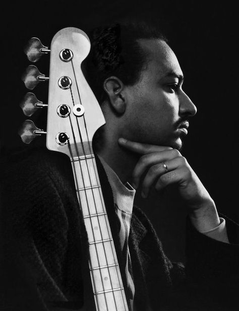 Man And Guitar Photography, Guitarist Portrait Photography, Classical Musicians Photography, Musician Headshots Portraits, Guitar Players Photography, Musician Headshots, Guitarist Photography, Guitar Portrait, Rock Photoshoot