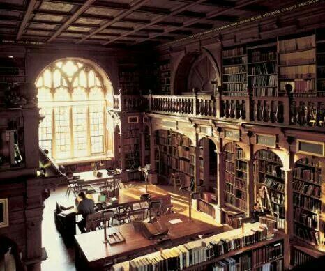 Selden End of Duke Humphreys Library, the manuscript and rare book reading room, Bodleian Library Witches Library, Hogwarts Library, Bodleian Library, Lots Of Books, Dream Library, Beautiful Library, Old Library, A Discovery Of Witches, Home Libraries