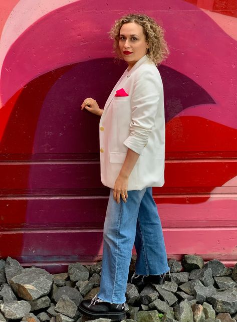 How To Find Your Personal Style By Defining It With 3 Words 3 Word Style Method, Style Words, Find Your Personal Style, Style Guru, Friends Characters, Wardrobe Stylist, Jane Birkin, Colorful Shoes, Make A Person