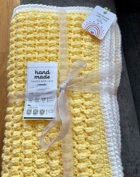 A beautiful handmade crochet bobble lemon and white crochet blanket White Crochet Blanket, Yarn Color Combinations, Yellow Blankets, Crochet Bobble, Handmade Baby Blanket, Gorgeous Crochet, Handmade Baby Blankets, Crochet Granny Square Blanket, Crochet Throw Blanket