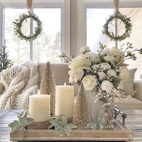 Christmas Coffee Table, Christmas Coffee Table Decor, Cozy Winter Decor, Tafel Decor, Christmas Tray, Christmas Dining Table, Christmas Decor Inspiration, Christmas Centerpieces Diy, Coffee Table Decor