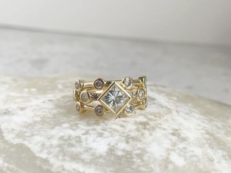 Modern Jewelry With Princess Cut Diamond, Refined Princess Cut Diamond Jewelry, Heirloom Princess Cut Diamond Jewelry, Timeless Princess Cut Diamond Ring Gift, Modern Platinum Princess Cut Jewelry, Princess Cut Diamonds, Princess Cut, Classic Design, Beautiful Design