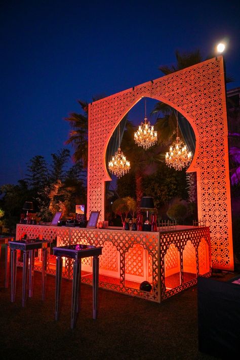 Arabian Theme Decor, Jago Decor Ideas, Rajasthan Wedding, Indian Bar, Arabian Nights Decor, Sangeet Setup, Sangeet Theme Ideas, Sangeet Night, Sufi Night Decor