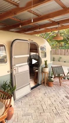 Camper Airbnb, Glamping Retreat, Beach Tiny House, Casita Travel Trailers, Building A Wooden House, Tiny Beach House, Camper Vintage, Airstream Campers, Tiny House Camper