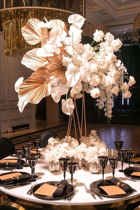 White Pampas Centerpiece, Pampas Centerpieces Wedding, Luxury Event Decor, Black And White Wedding Theme, White Wedding Decorations, White Wedding Theme, Luxury Wedding Decor, Wedding Design Decoration, Centerpieces Wedding