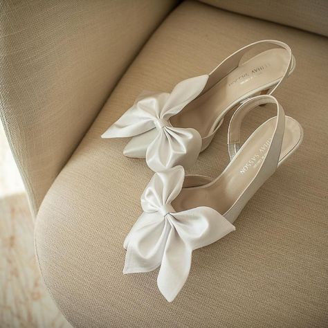 Elihav Sasson official on Instagram: “HEEL UP YOUR PUMP Meet our incredible new “PAULINE” Heels and shop them online. #weddingshoes #bridesmaidsshoes #instaheels” Elihav Sasson, Wedding Shoes Bow, Bride Heels, Bridal Shoes Low Heel, Wedding Shoes Low Heel, Wedding Shoes Comfortable, Wedding Shoes Bride, Bridal Heels, Wedding Shoes Heels