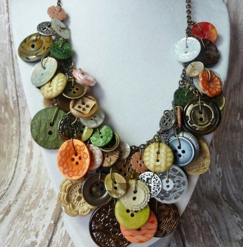 https://www.diyncrafts.com/25482/repurpose/25-amazingly-creative-ways-repurpose-vintage-jewelry/2 Button Craft, Button Necklace, Diy Buttons, Button Art, Button Jewelry, Button Crafts, Vintage Button, Gems Jewelry, Vintage Buttons