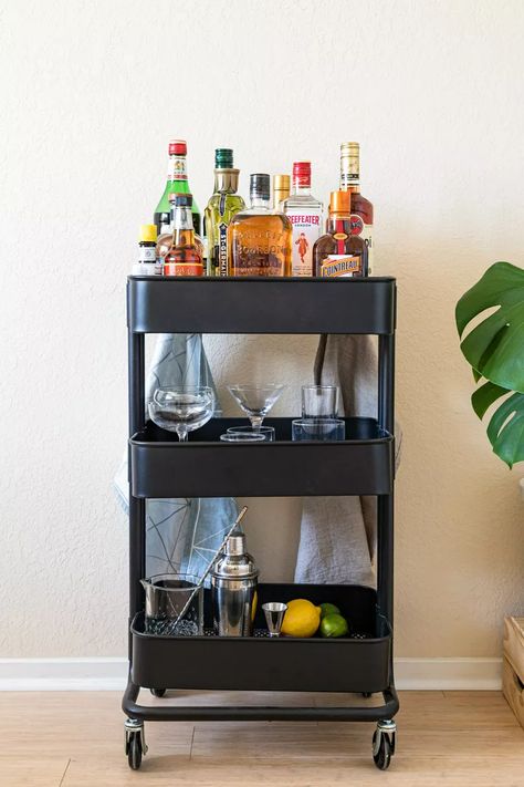 How to Stock a Home Bar: Liquor, Liqueurs, Bitters, and Wine Ideas De Mini Bar, Apartment Decorating Ideas, First Apartment Decorating, Farmhouse Side Table, Cute Dorm Rooms, Home Budget, Decorating Ideas On A Budget, Baby Shower Decor, Home Bar Decor