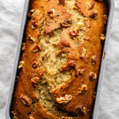 Maryland Camping, Banana Nut Bread Recipe Moist, Best Vegan Banana Bread, Easy Vegan Banana Bread, Old Bananas, Vegan Banana Bread Easy, Vegan Loaf, Nora Cooks, Vegan Banana Muffins