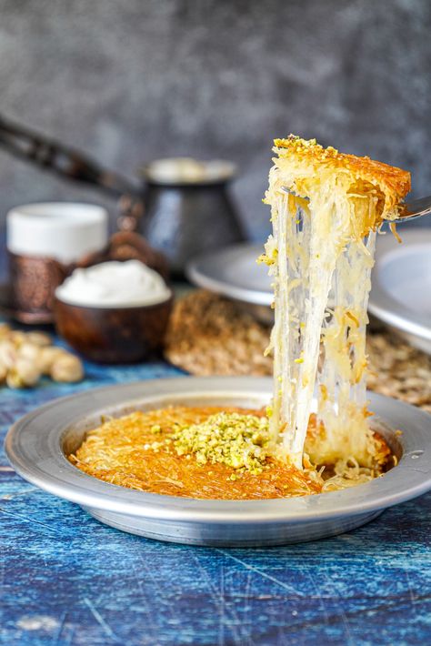 Turkish Food Traditional, Turkish Cheese, Turkish Snacks, Turkish Recipes Desserts, Sweet Cheese, Turkish Sweets, Turkish Desserts, Cheese Pastry, Pastry Recipe