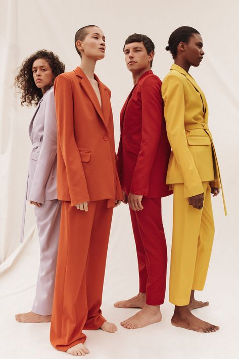 Colored Suits, Group Photo Poses, Suit Styles, Mode Editorials, Group Poses, Group Photography, Bridal Elegance, House Of Holland, Photoshoot Concept