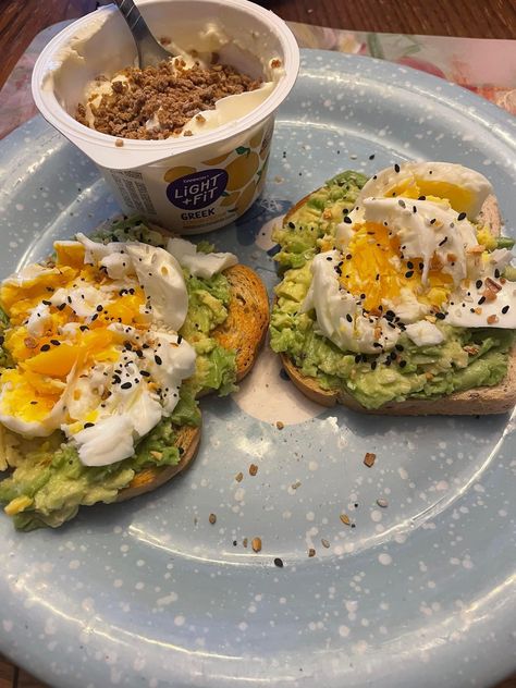 Avocado Egg Sandwich, Healthy Lunch Snacks, Egg Sandwich, Daily Workouts, Easy Healthy Meal Prep, Healthy Sandwiches, Healthy Food Dishes, Custom Keto Diet, Healthy Food Motivation