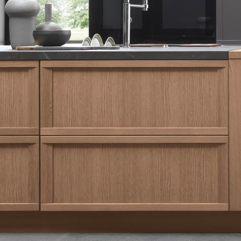 Stosa Newport: modern kitchen cabinets and furniture | Stosa Cucine Wood Texture Kitchen Cabinets, Sapele Kitchen Cabinets, Slab Cabinet Kitchen, Handleless Kitchen Cabinets Detail, Kitchen Shaker Cabinets, Seamless Cabinets, Shaker Cabinets Kitchen, Kitchen Cabinets Materials, Handleless Cabinets