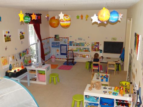 Home Daycare Rooms, Daycare Room Ideas, Daycare Schedule, Daycare Setup, Daycare Spaces, Home Daycare Ideas, Childcare Rooms, Daycare Rooms, Daycare Organization