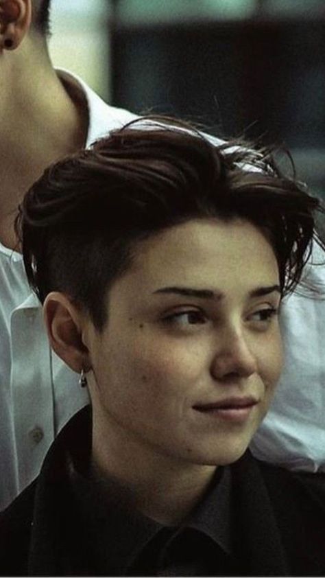 Gay Haircut, Lesbian Hair, Non Binary Haircuts, Lesbian Haircut, Queer Hair, Tomboy Haircut, Androgynous Haircut, Androgynous Hair, Tomboy Hairstyles