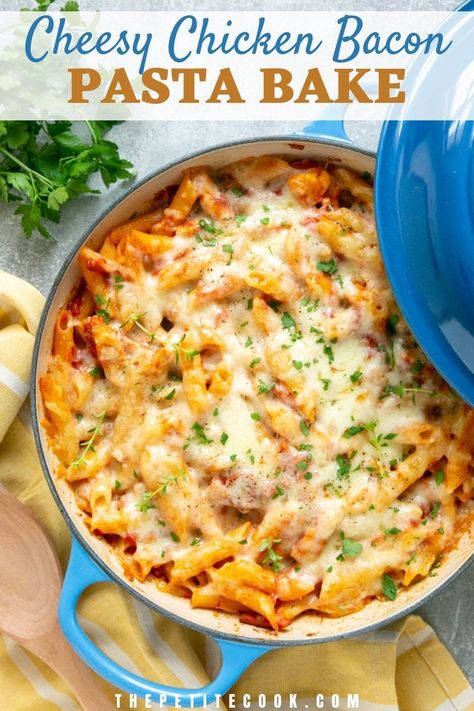 Chicken Mushroom Pasta Bake, Chicken Bacon Pasta Recipes, Chicken Bacon Pasta Bake, Chicken Spinach Pasta Bake, Chicken Bacon Casserole, Chicken Bacon Spinach Pasta, Cheesy Bacon Chicken, Bacon Pasta Recipes, Bacon Pasta Bake