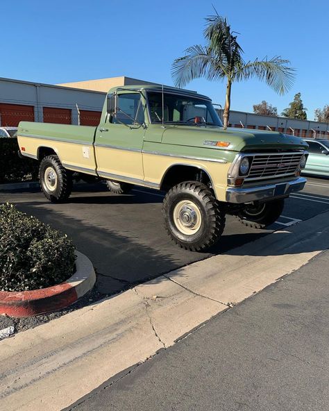 F150 Ford Truck, Ford Vintage Trucks, Vintage Ford Truck Aesthetic, Old Fords Trucks, Ford 4x4 Trucks, 1970s Ford Trucks, Ford Trucks Old, 1967 Ford F100, 1969 Ford F250