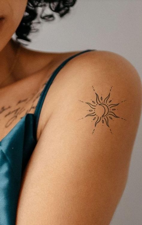 Sun Tattoo Designs, Small Pretty Tattoos, Petite Tattoos, Sun Tattoos, Small Hand Tattoos, Classy Tattoos, Discreet Tattoos, Sun Tattoo, Subtle Tattoos