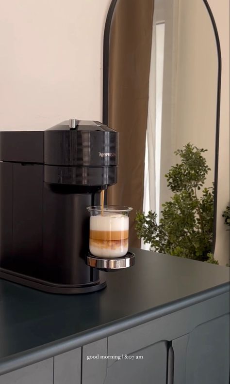 Corner Aesthetic, Nespresso Vertuo Next, Nespresso Crafts, Milk Tea Recipes, Nespresso Vertuo, Pod Coffee Machine, Nespresso Coffee, Capsule Coffee Machine, Nespresso Machine