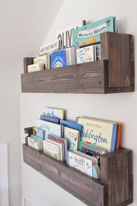 DIY rockstars: This blogger turned scrap wood into a book nook – SheKnows Rustic Bookshelves, Perlengkapan Bayi Diy, Rustic Bookshelf, Bookshelves Kids, Bookshelves Diy, Toy Rooms, Baby Diy, Big Boy Room, Book Nook