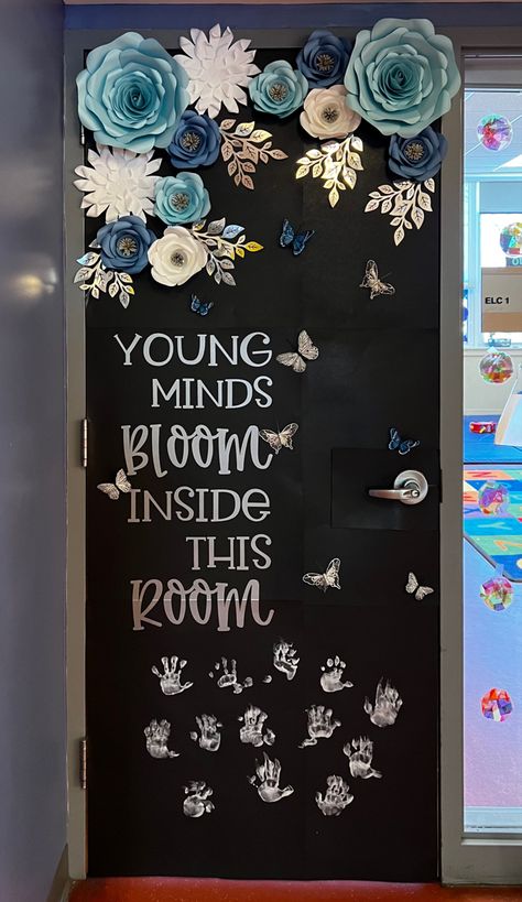 Lets Grow Together Classroom Door, Kindergarten Classroom Doors Ideas, Welcoming Classroom Door Ideas, Creative Classroom Door Ideas, Teachers Doors Ideas, Classroom Doorway Ideas, Teacher Door Decorating Ideas, Plant Theme Door Decoration, Door Displays For Classrooms