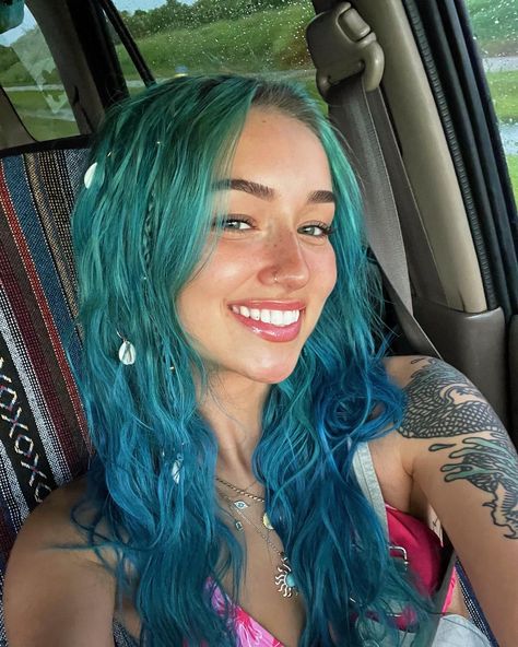 blue hair beachy Beautiful Hair Colors, Turquoise Hair, Teal Hair, Dyed Hair Inspiration, Beautiful Hair Color, Pretty Hair Color, Hair Dye Colors, Dye My Hair, Hair Inspiration Color