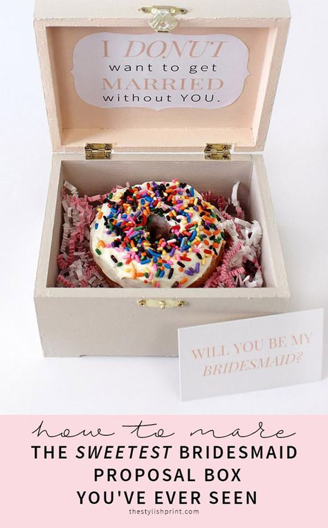 Looking for cute and creative ideas to ask your besties to be your bridesmaids? Check out these easy DIY bridesmaid proposal boxes you can make on a budget. You can even download a free printable to use for this cheap and unique project. Cheap Ways To Ask Your Bridesmaids Easy Diy, Asking A Bridesmaid Ideas, Bridesmaid Proposal Diy Cheap Creative, Cheap Will You Be My Bridesmaid Ideas, Ideas On How To Ask Bridesmaids, Bridesmaid Proposal Cheap Diy, Unique Way To Ask Bridesmaids, Asking To Be A Bridesmaid, Edible Bridesmaid Proposal