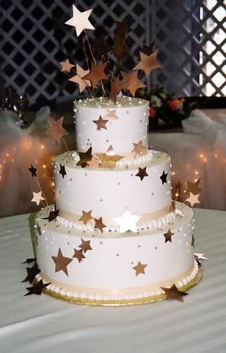 Gold star cakes Star Themed Birthday Cake, Star Theme Cake, Cake With Stars, Gold Cakes, Sweet 16 Birthday Cake, Star Theme, Sweet 16 Cakes, 16 Cake, 16 Birthday Cake