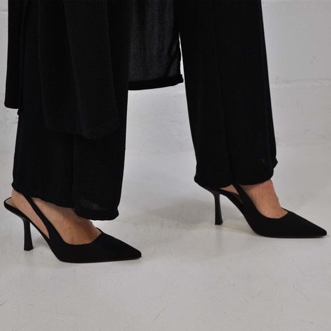 Pointed Toe Slingback Heel, Elegant High Heels Classy, High Heels Classy, Lounge Style, Fashion Shoes Heels, Shoes Heels Classy, Shiny Pants, Elegant High Heels, Heels Outfits