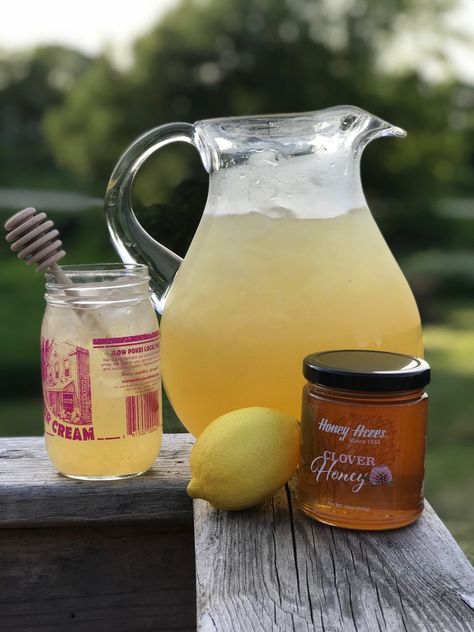 Honey Lemon Water, Honey Lemonade, Honey Diy, Best Honey, Creamed Honey, Lemon Water, Buckwheat, Smoothie Shakes, Sugar Bowl Set